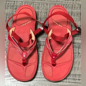 Astral Rosa Red Sandals With Star detail